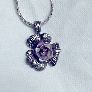 Beautiful Vintage 2 Tone Rose necklace,  24” Chainl